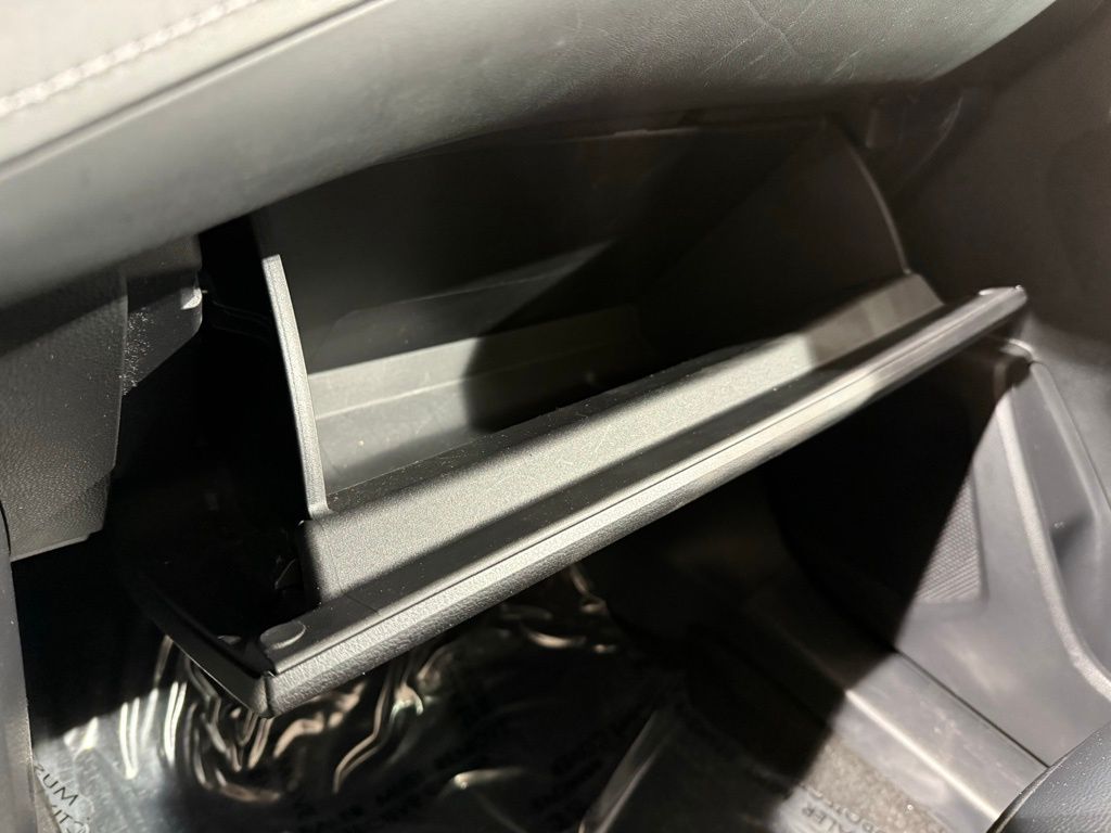 Thumbnail: 2023 Toyota Highlander - 32