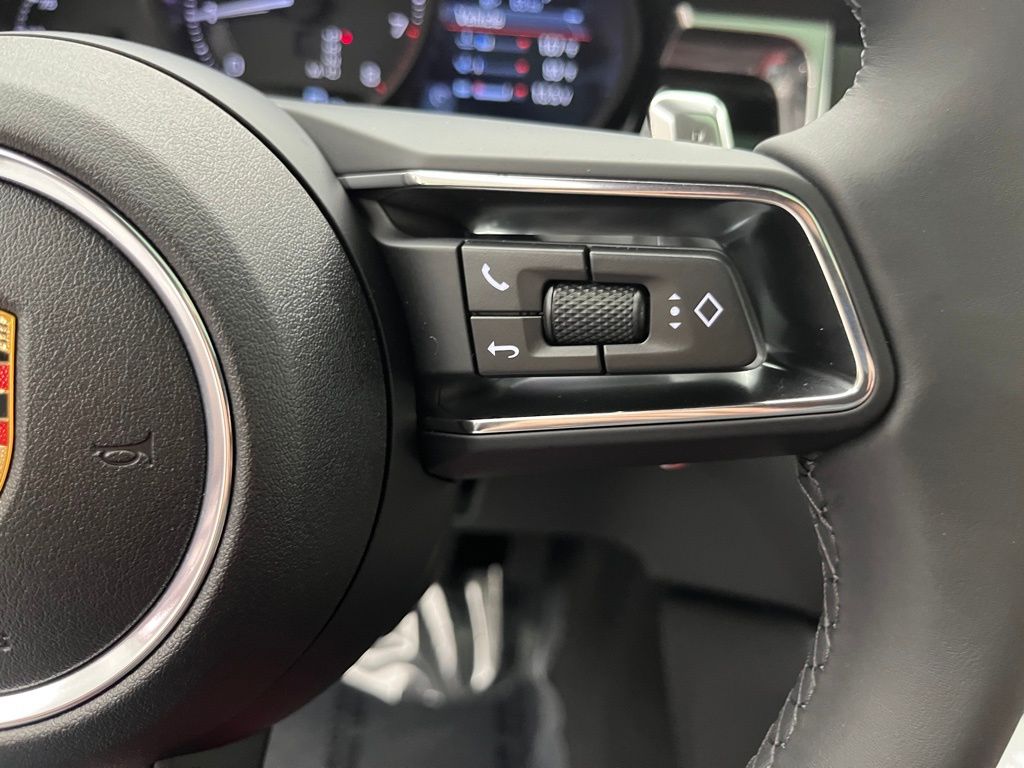 Thumbnail: 2025 Porsche Macan - 14