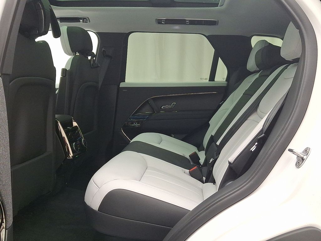 Thumbnail: 2026 Land Rover Range Rover Sport - 6