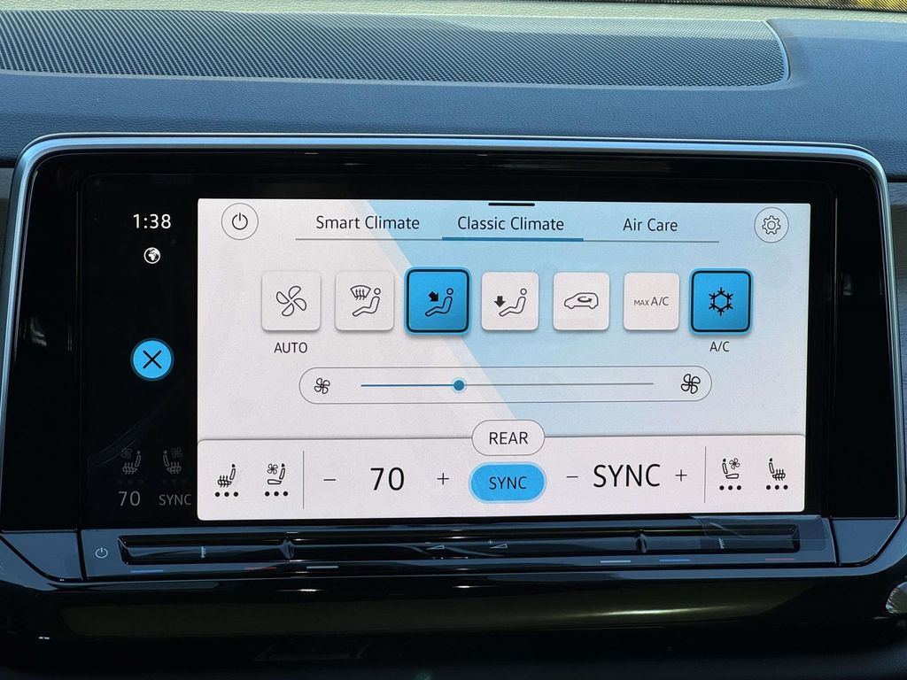 New 2026 Black Volkswagen 2.0T SE w/Technology image 20