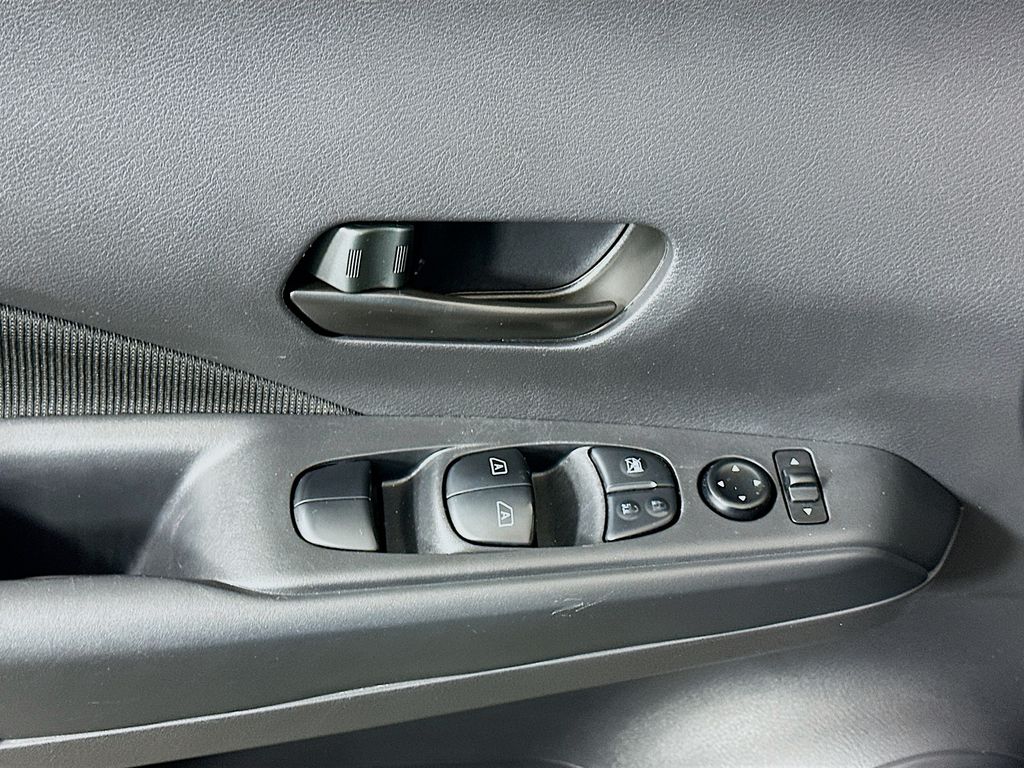 Thumbnail: 2024 Nissan Kicks - 17