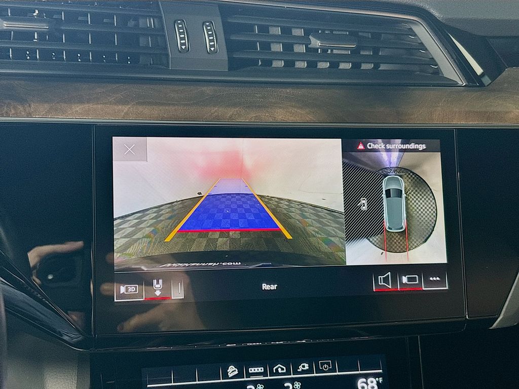 2021 Audi e-tron Premium Plus
