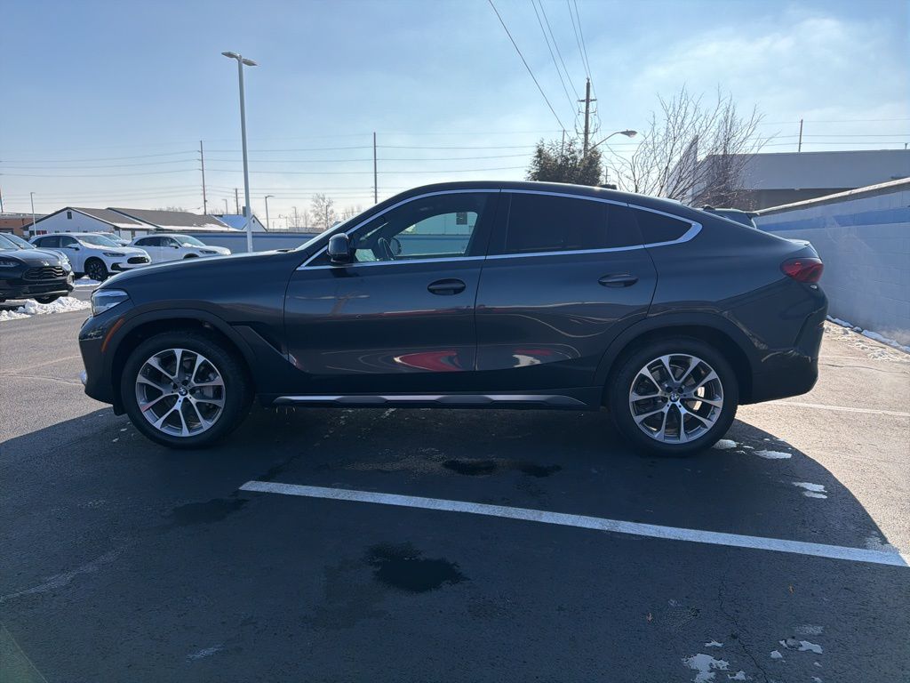 Thumbnail: 2021 BMW X6 - 2