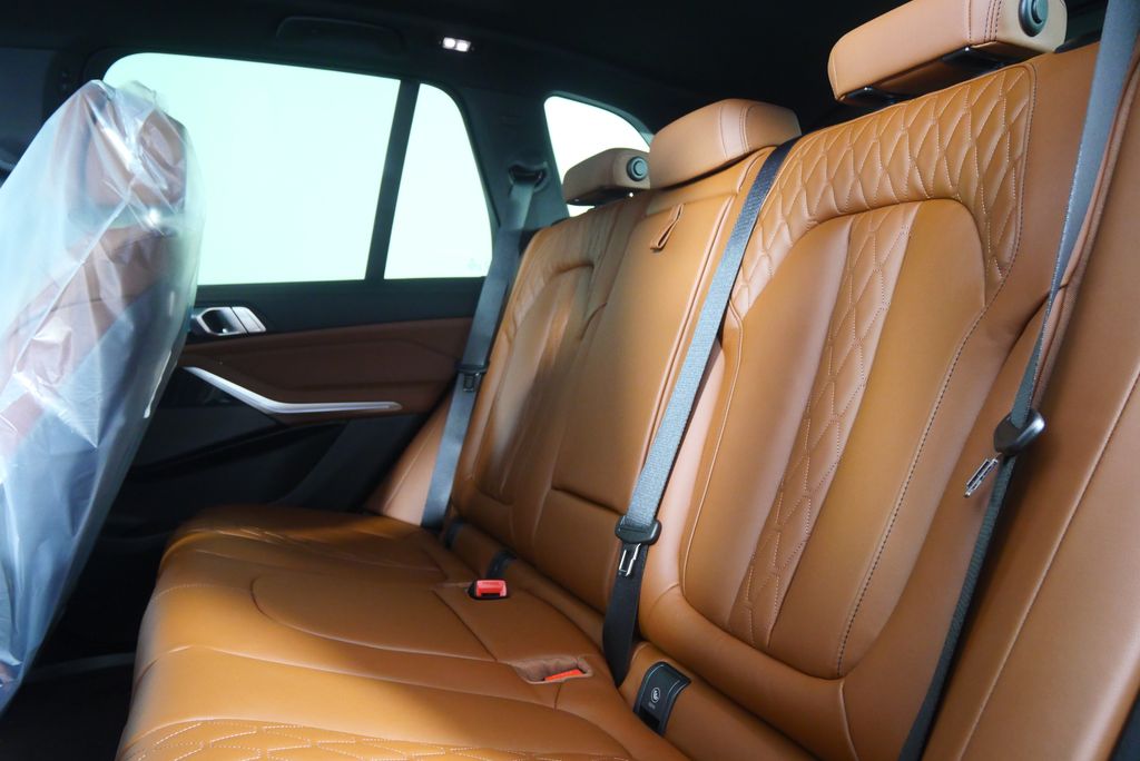 Thumbnail: 2026 BMW X5 - 16