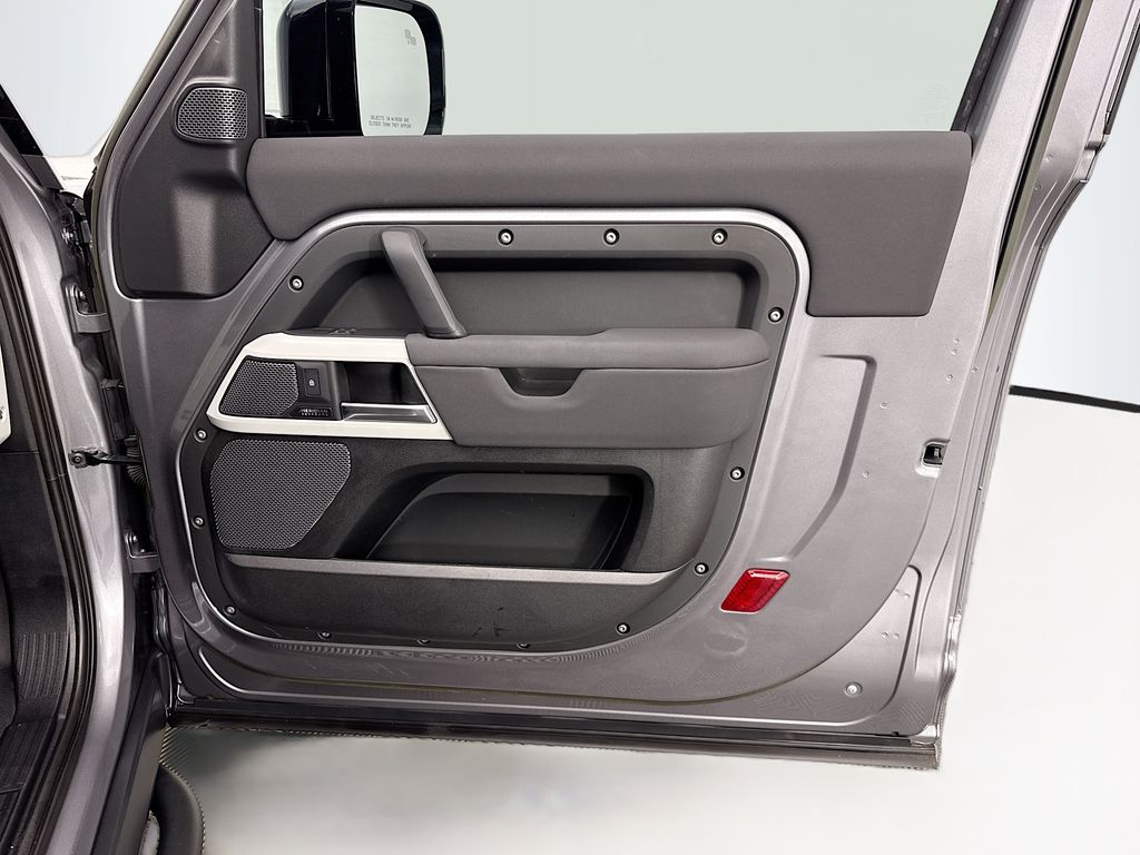 Thumbnail: 2023 Land Rover Defender - 26