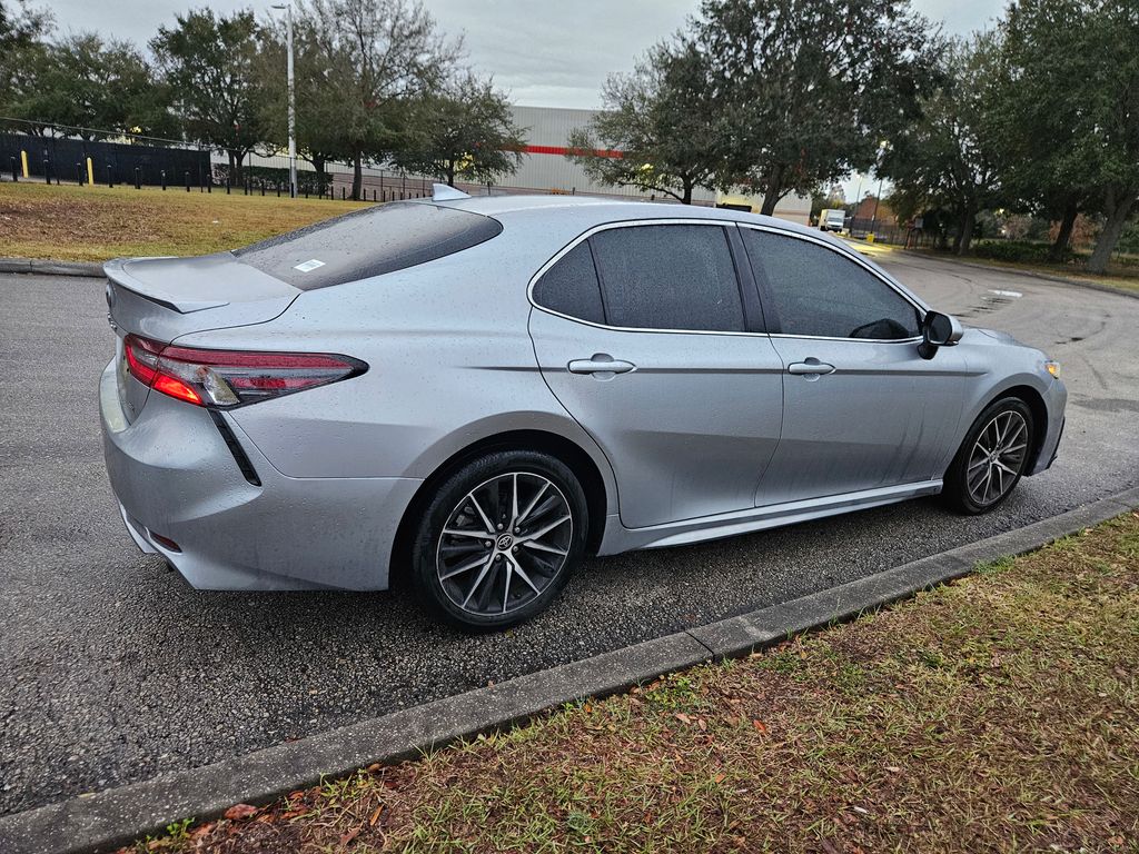 2022 Toyota Camry SE 5