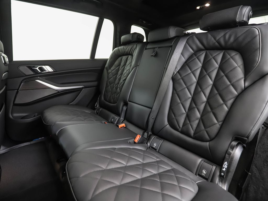 Thumbnail: 2026 BMW X7 - 24