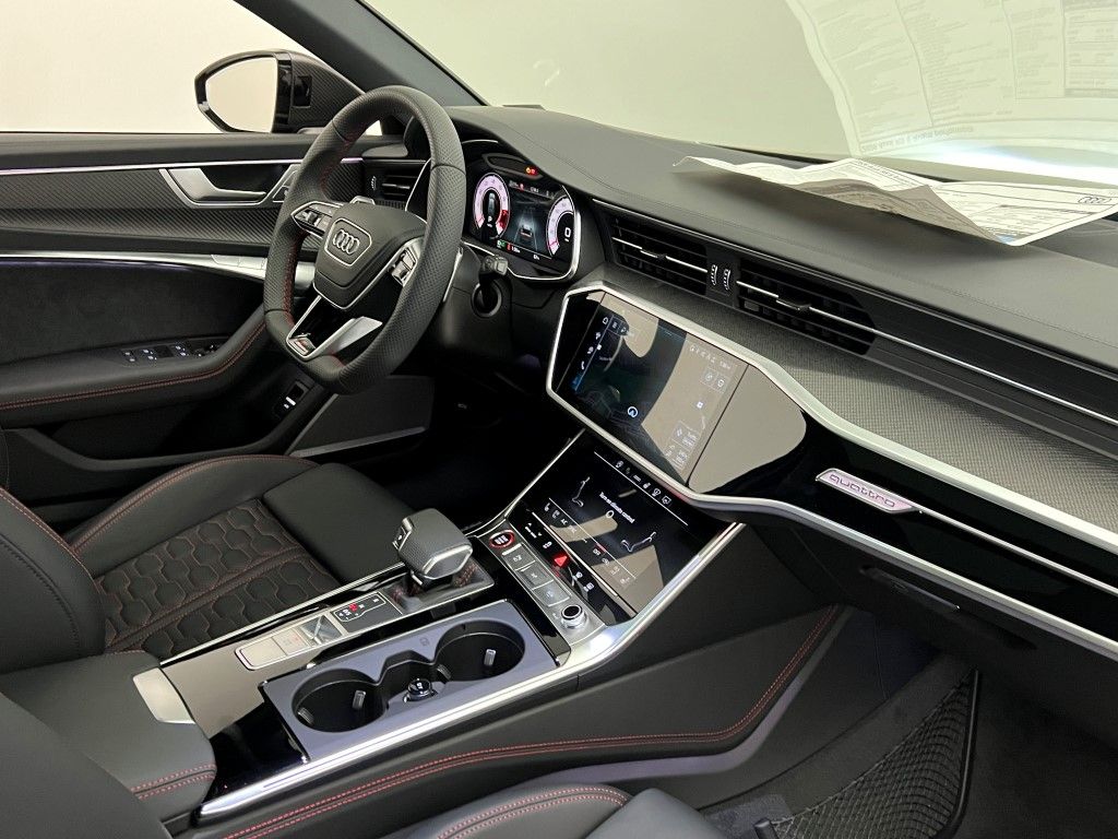 Thumbnail: 2026 Audi RS 6 - 13