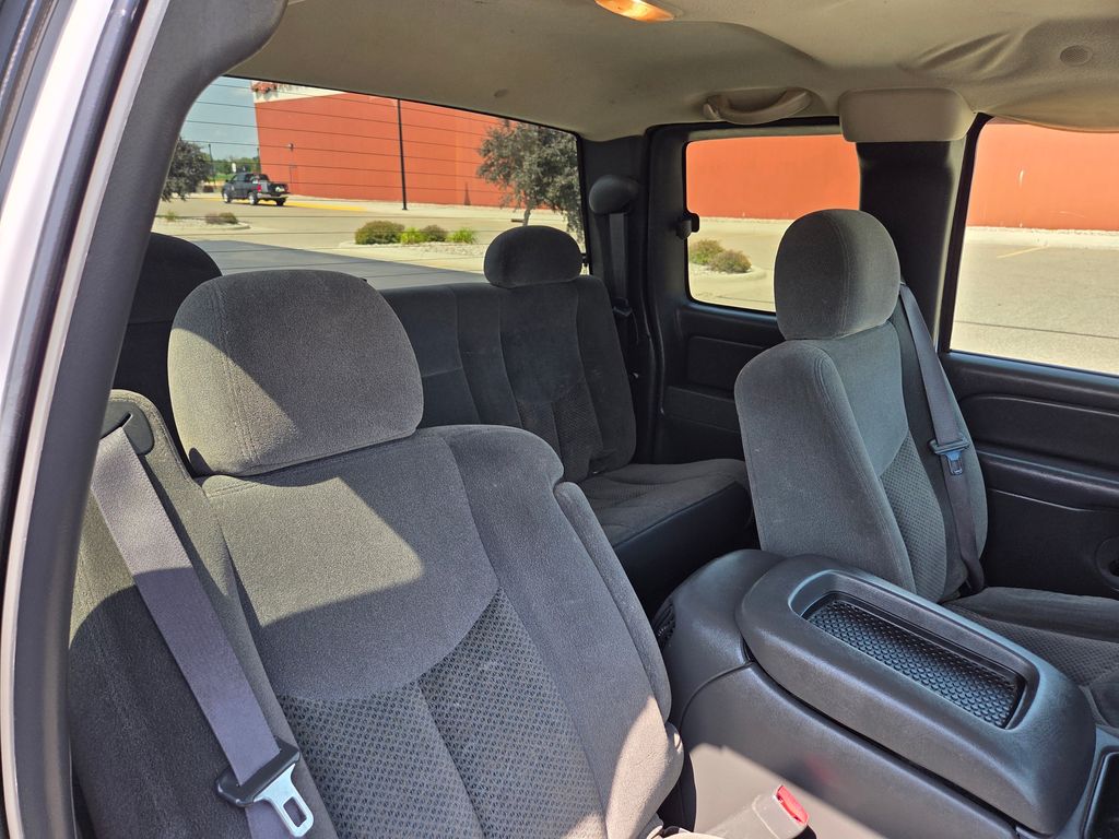 2005 Chevrolet Silverado 1500 LS