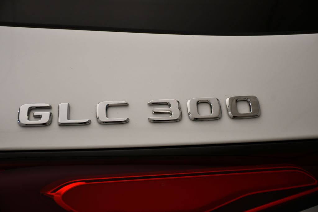 Thumbnail: 2026 Mercedes-Benz GLC - 9