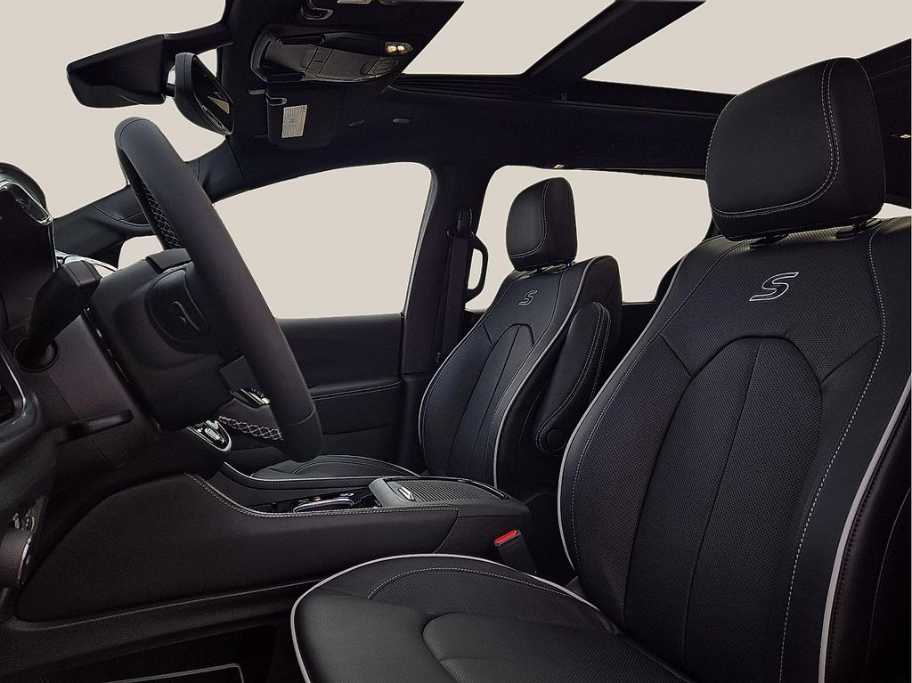 New 2026 Chrysler Pacifica For Sale in Farmington, AR