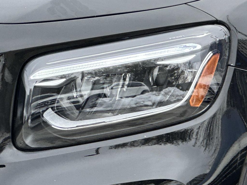 Thumbnail: 2025 Mercedes-Benz GLB - 3