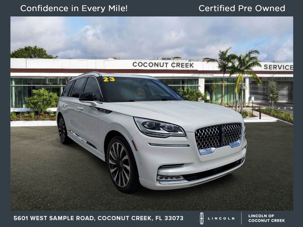 White Metallic 2023 Lincoln Aviator Black Label Grand Touring AWD SUV / Crossover All-Wheel Drive Automatic