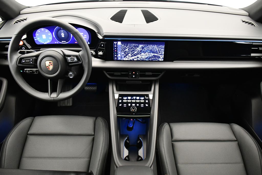 Thumbnail: 2025 Porsche Macan - 23