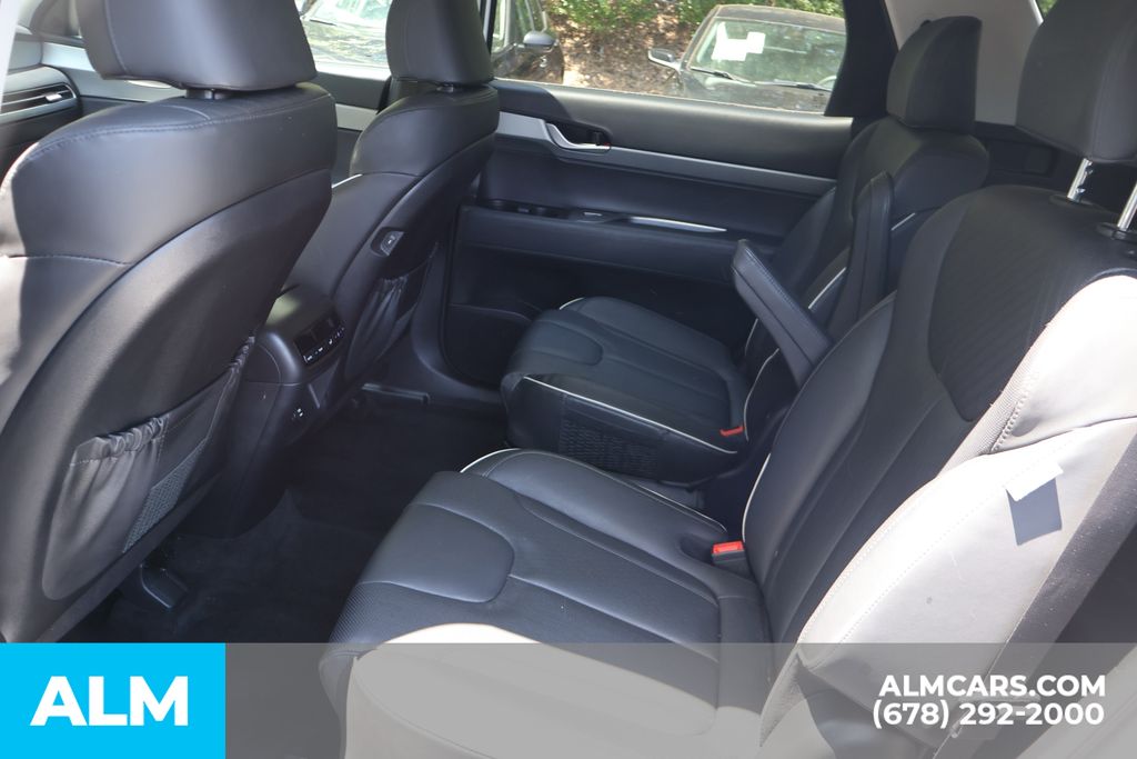 Used 2025 White Hyundai SEL image 17