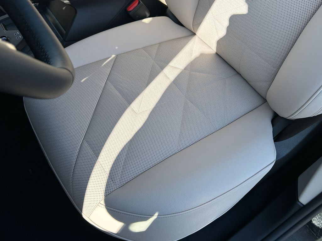 2025 BMW iX xDrive50 15