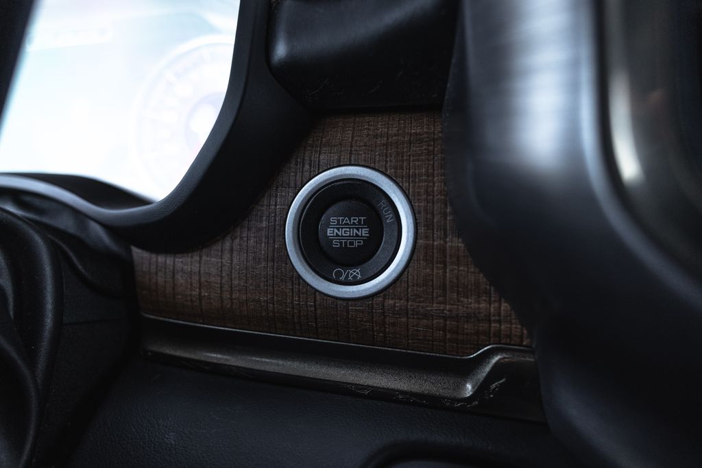 2020 Ram 3500 Laramie Longhorn thumbnail 16