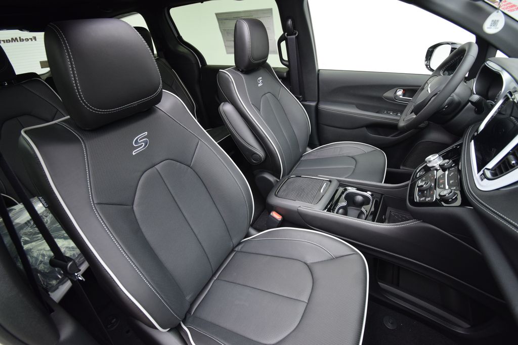 new 2026 Chrysler Pacifica car, priced at $48,714