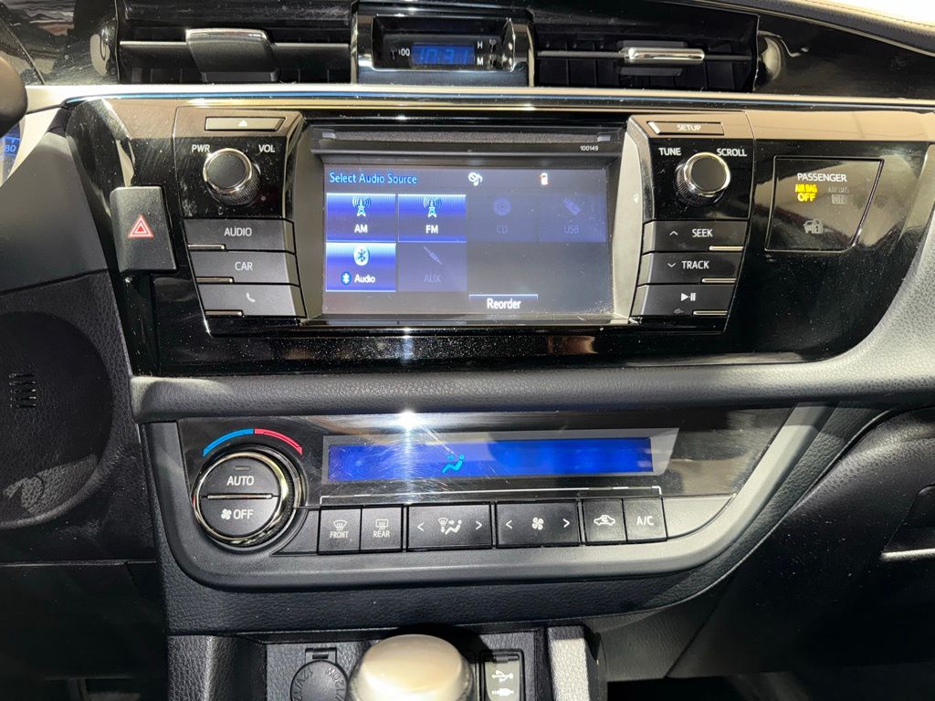 Thumbnail: 2014 Toyota Corolla - 25