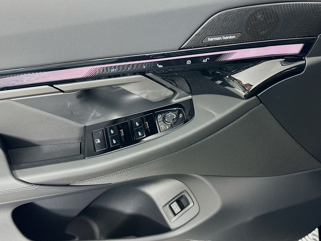 Thumbnail: 2026 BMW 5 Series - 20