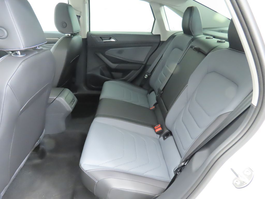 Thumbnail: 2025 Volkswagen Jetta - 21