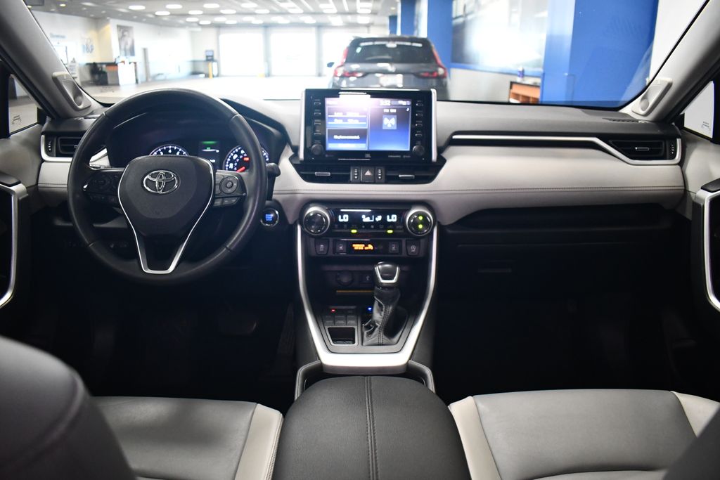 Thumbnail: 2021 Toyota RAV4 - 18