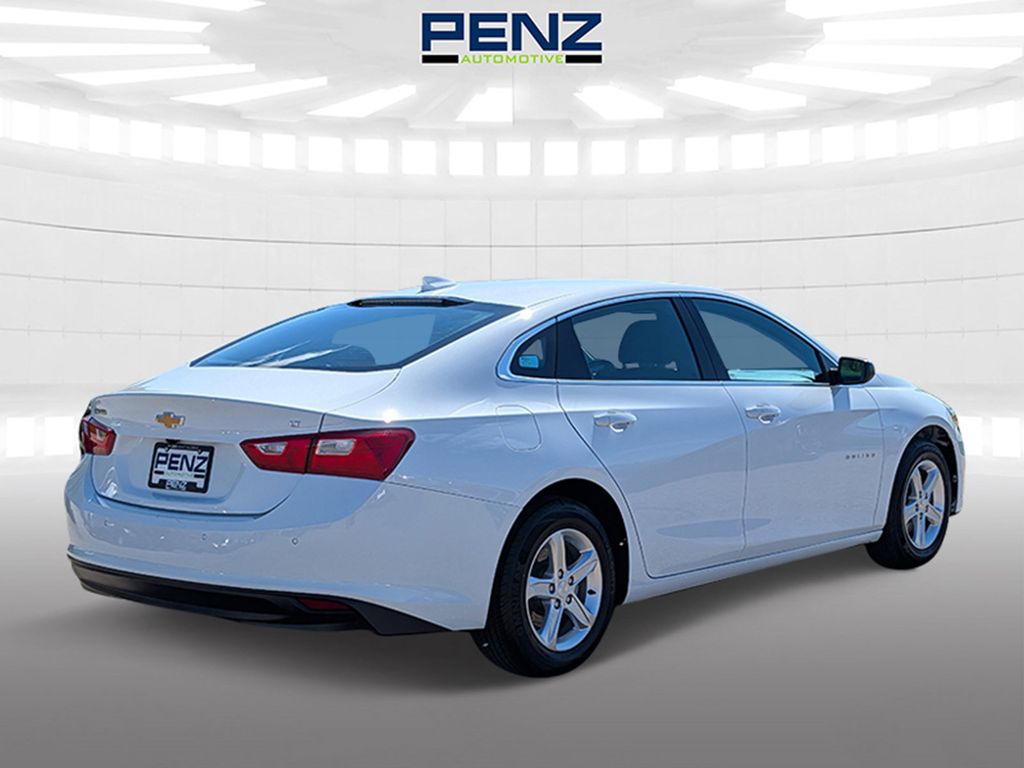 2024 Summit White Chevrolet Malibu LT FWD Sedan
