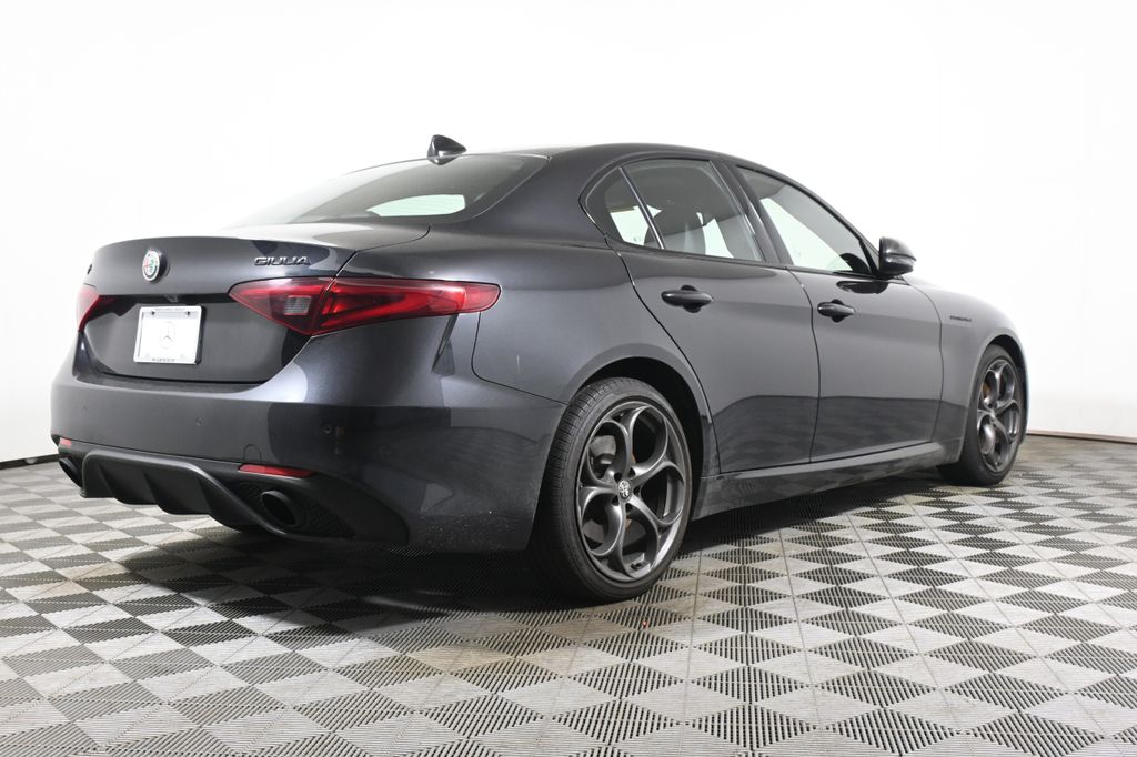 Thumbnail: 2023 Alfa Romeo Giulia - 7