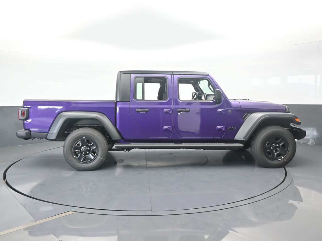 New 2026 Reign Jeep Sport image 7