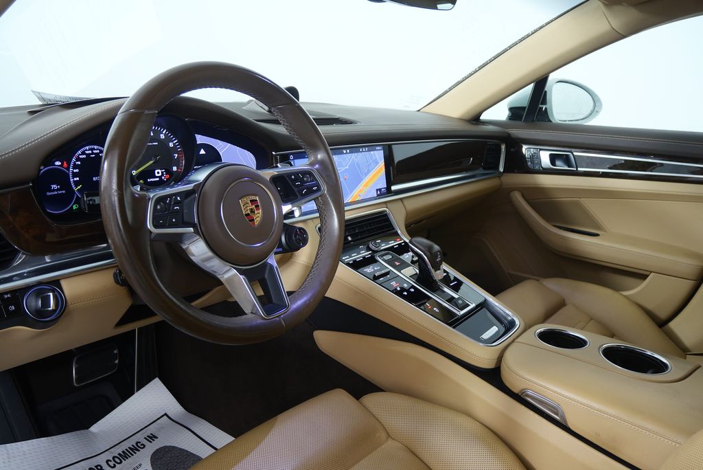 Thumbnail: 2019 Porsche Panamera - 14
