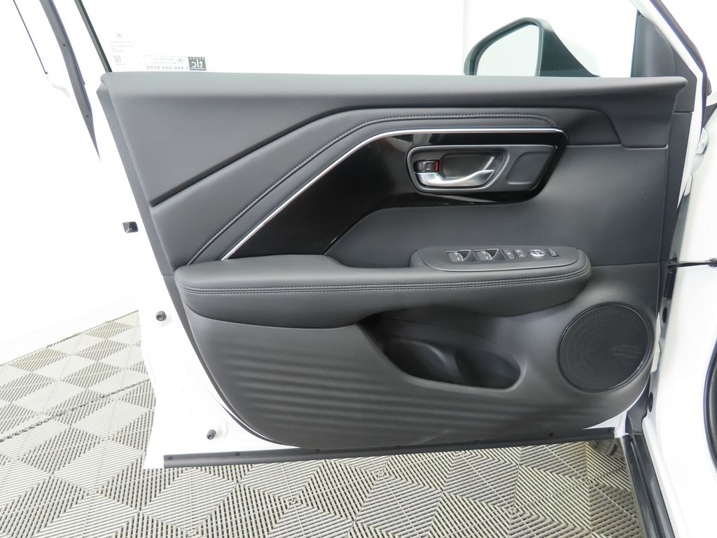 Thumbnail: 2025 Acura ADX - 25