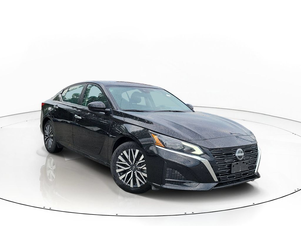 Super Black Clearcoat 2025 Nissan Altima Sedan Front-Wheel Drive Continuously Variable Transmission