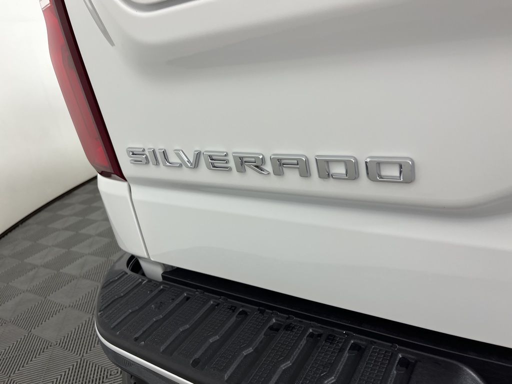 2025 Chevrolet Silverado 1500 LTZ 3