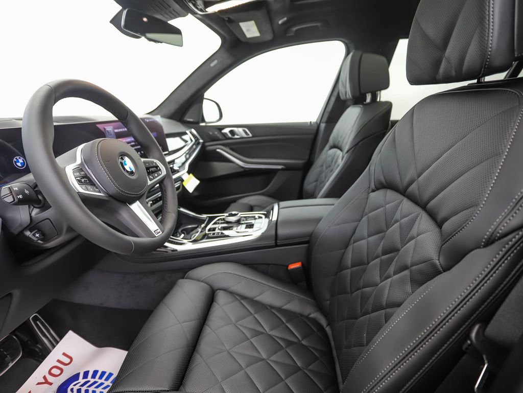 Thumbnail: 2026 BMW X7 - 12