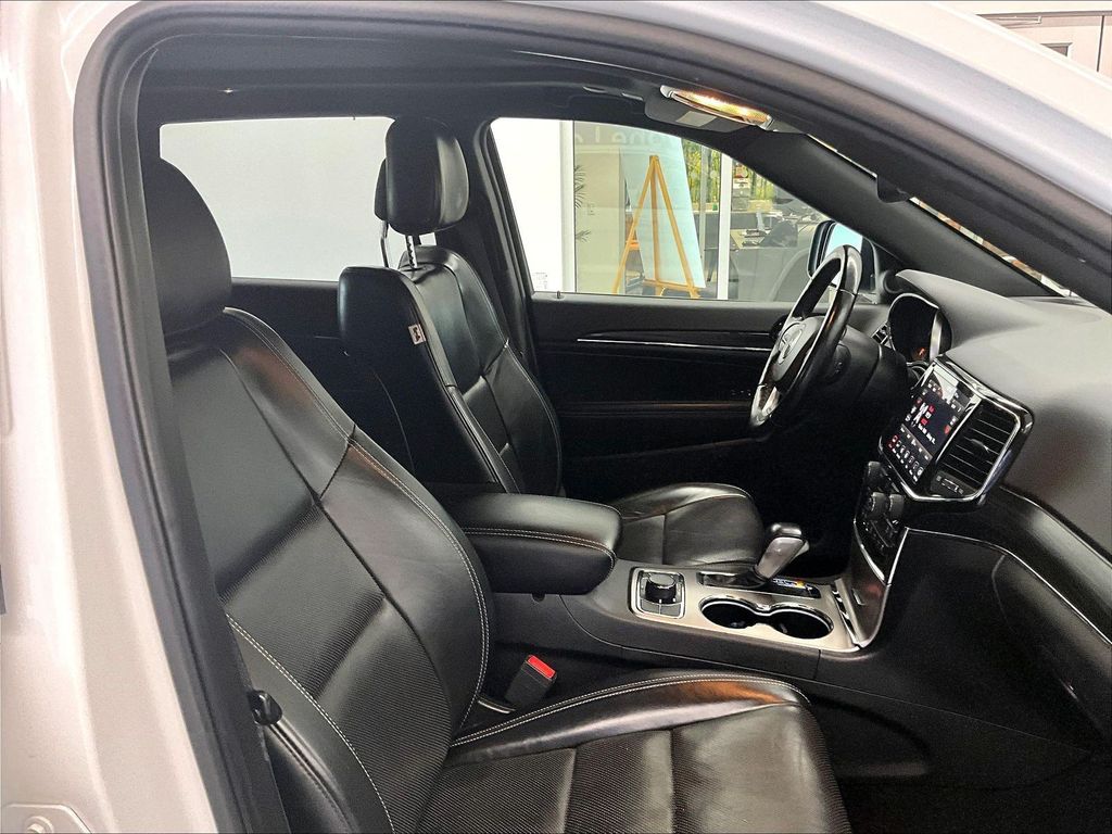 2021 Jeep Grand Cherokee — photo 11