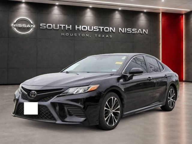 2020 Toyota Camry SE Black at DeMontrond Auto Country
