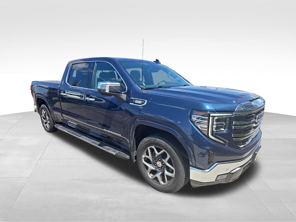 2022 GMC Sierra 1500 SLT Crew Cab 4WD