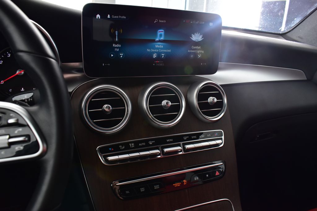 Thumbnail: 2022 Mercedes-Benz GLC - 18