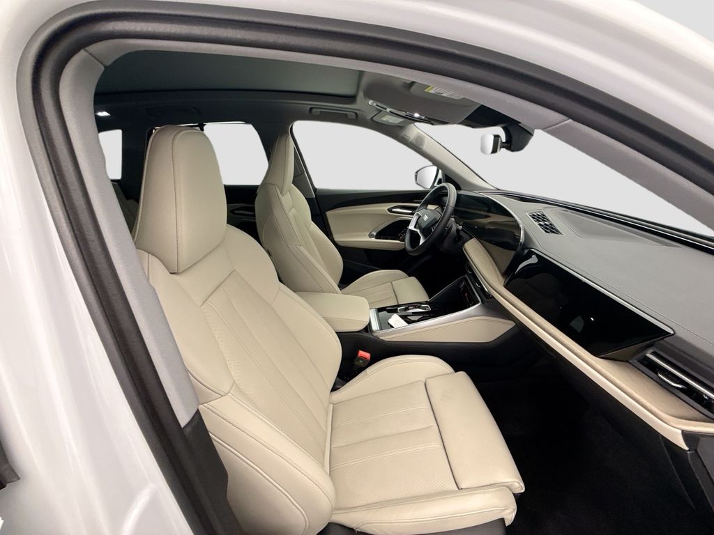 Thumbnail: 2025 Audi Q5 - 19