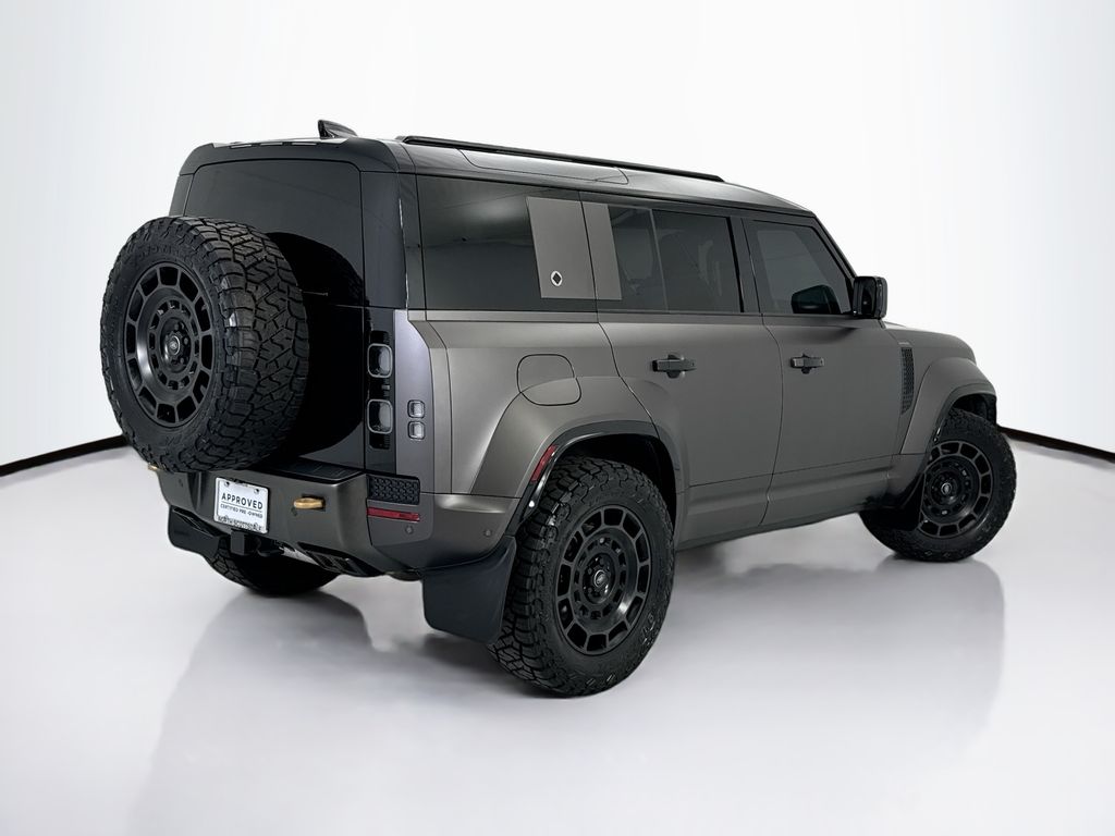Thumbnail: 2025 Land Rover Defender - 5