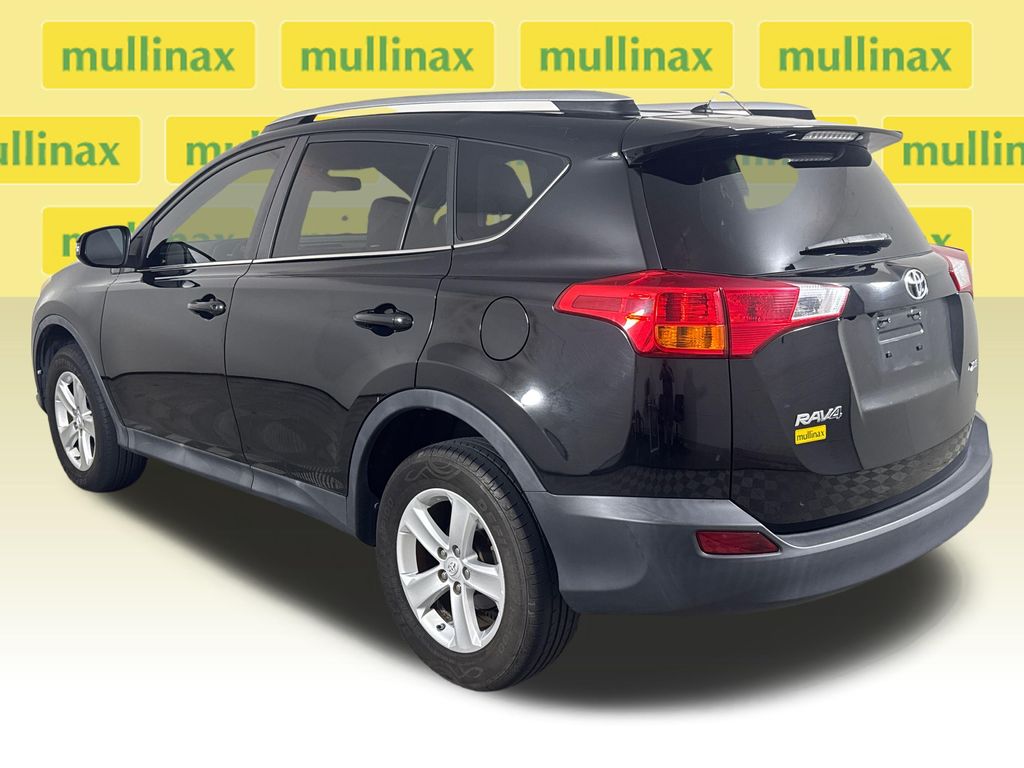 Used 2013 Black Toyota XLE image 12