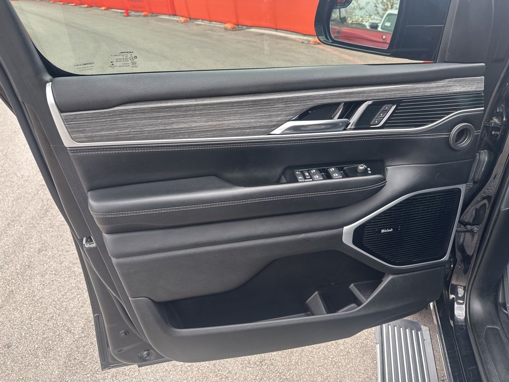 Used Car 2022 Jeep Wagoneer  Series Iii For Sale Under $50,000 In Austin, Texas