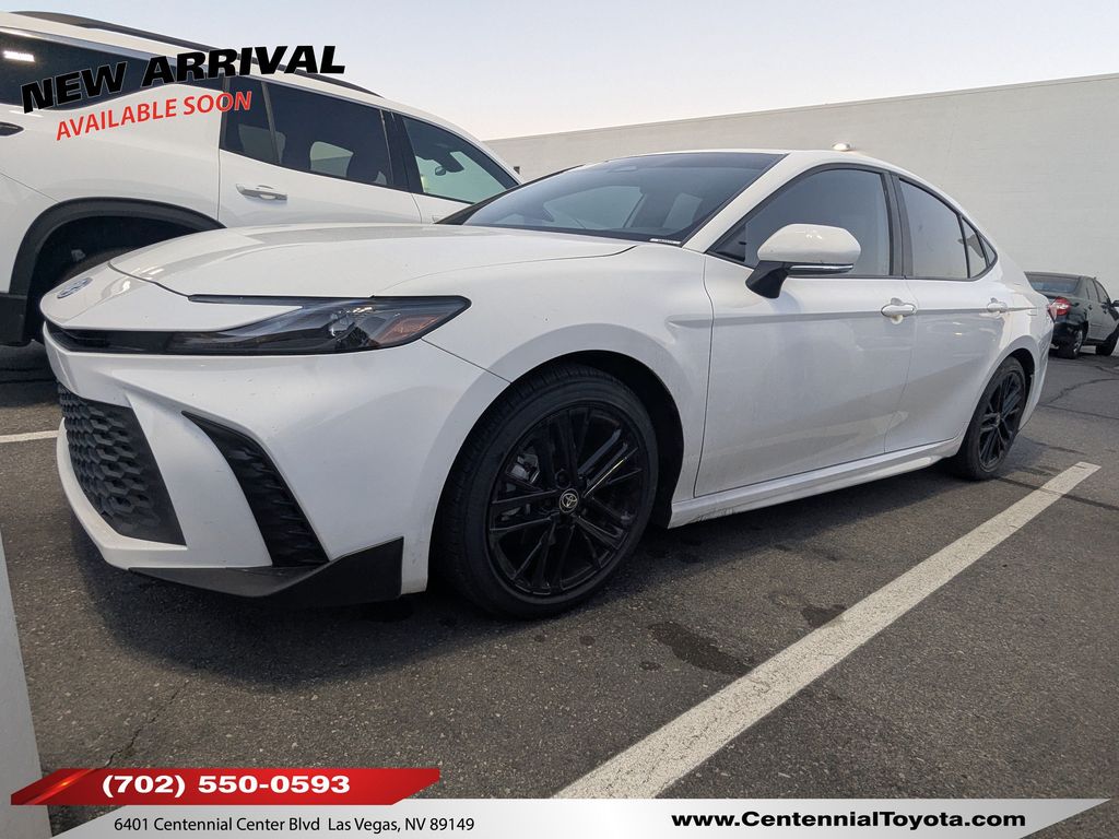  2025 Toyota Camry SE FWD   