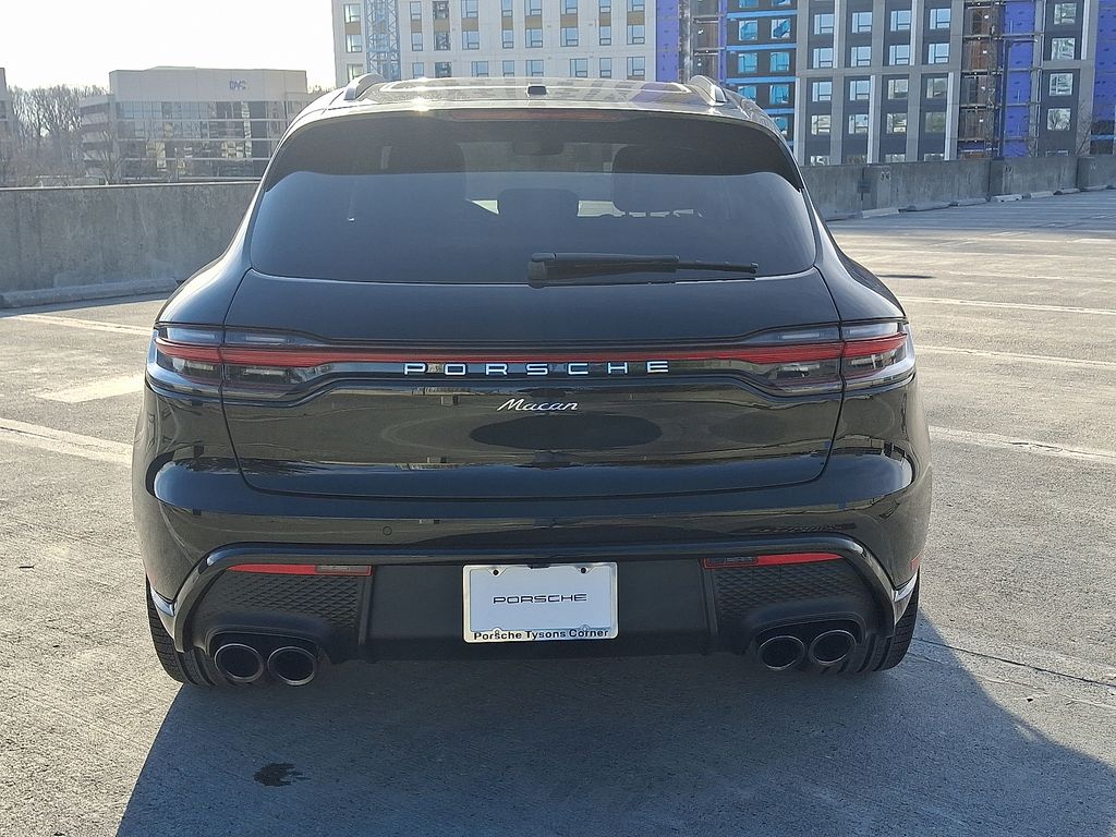 Thumbnail: 2026 Porsche Macan - 9