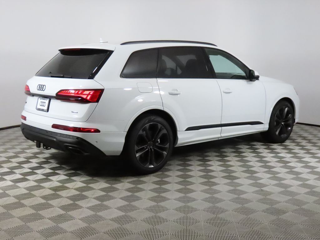 Thumbnail: 2026 Audi Q7 - 5