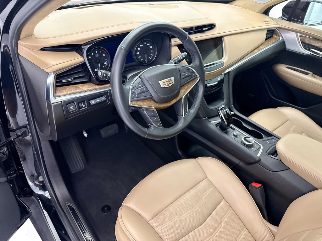 Thumbnail: 2024 Cadillac XT5 - 9