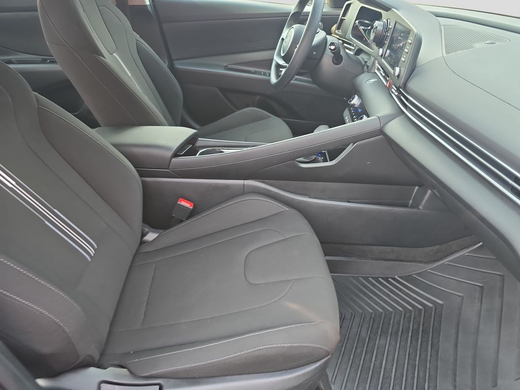 Used 2026 Hyundai Elantra Hybrid Sedan