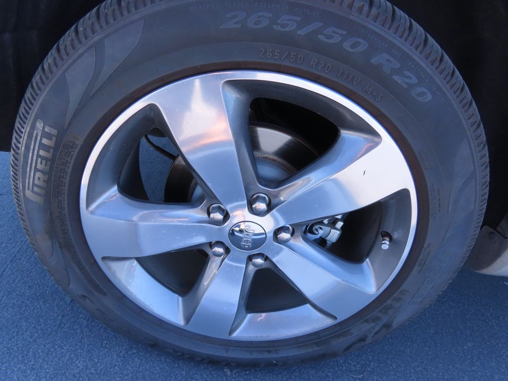 Thumbnail: 2015 Jeep Grand Cherokee - 17