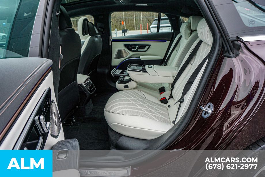 Used 2024 Red Mercedes-Benz 580 image 21