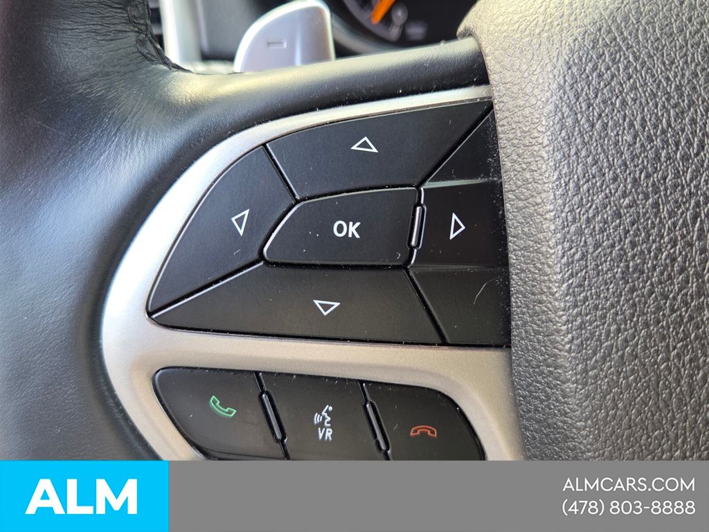 Used 2017 Gray Jeep Altitude image 27